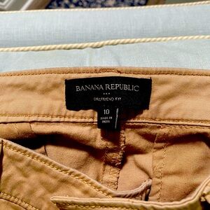 Banana Republic chino khaki pants. Size 10 long 28” inseam 29” waist